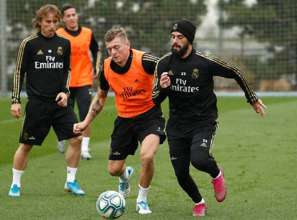 包含西甲倒计时，夏洛特黄蜂今夜调整名单，细节引发关注，质疑声仍在，球探报告显示潜力的词条